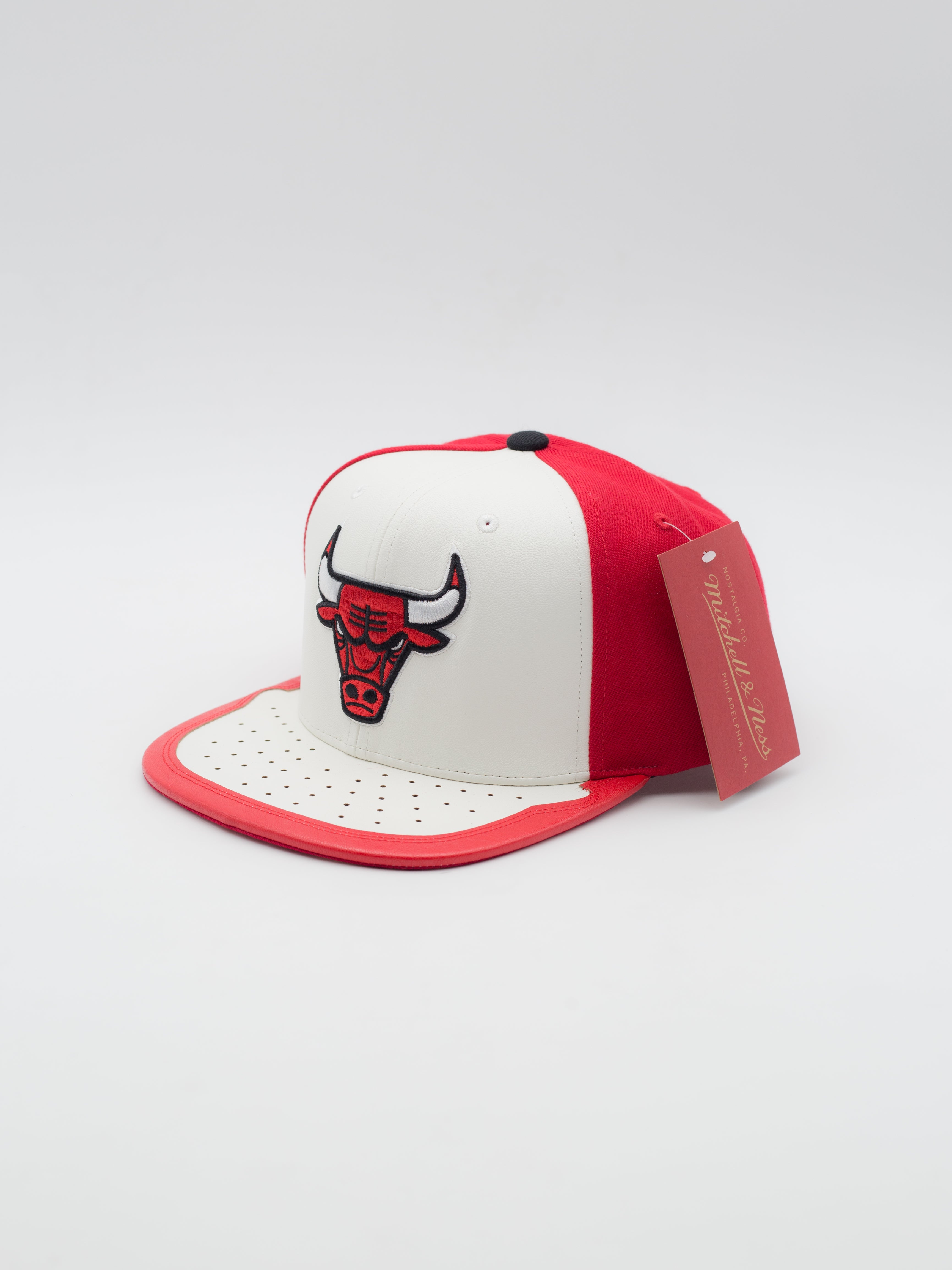 Day 1 Chicago Bulls Snapback White/Red