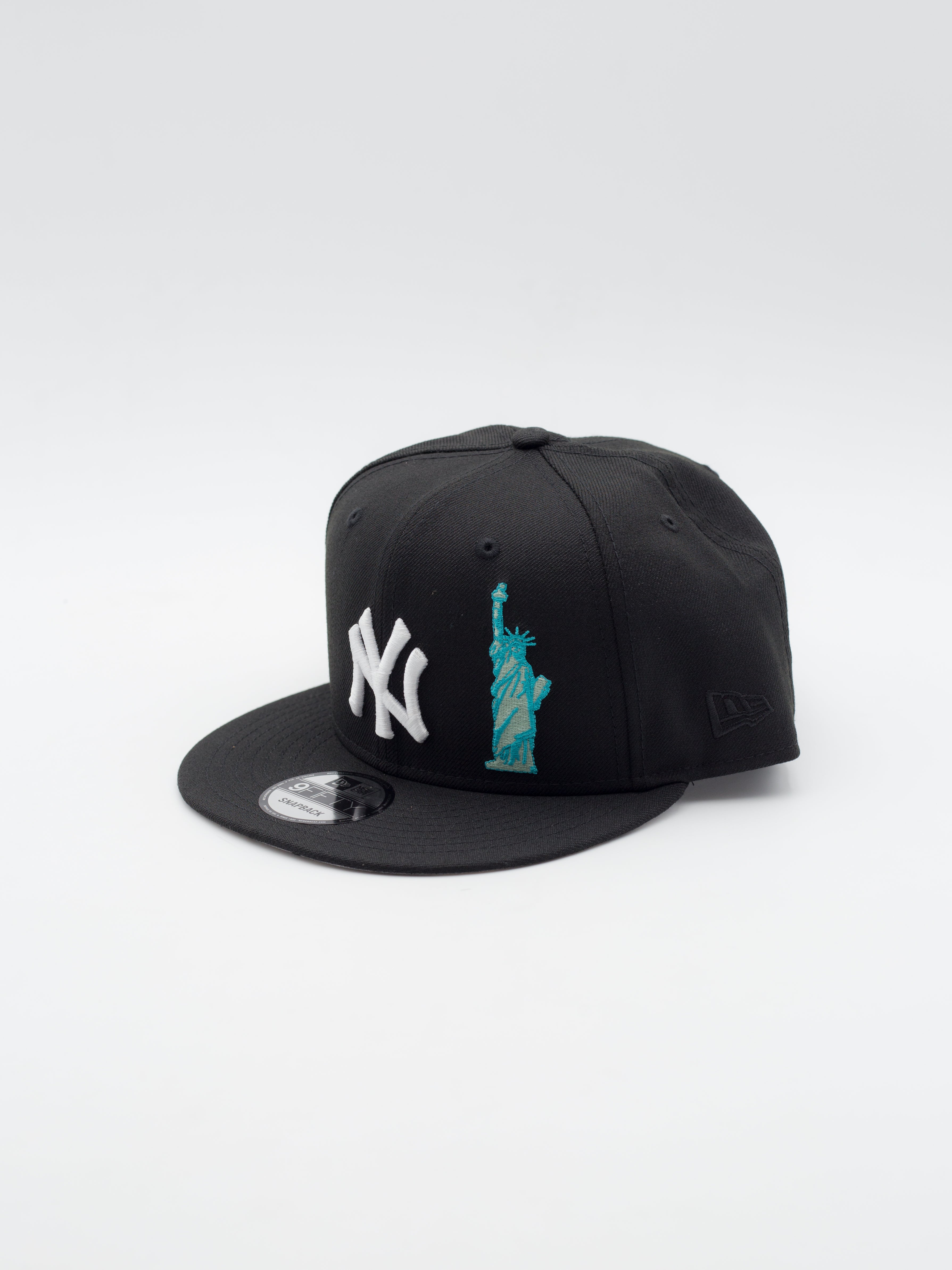 9FIFTY New York Yankees Statue of Liberty Black