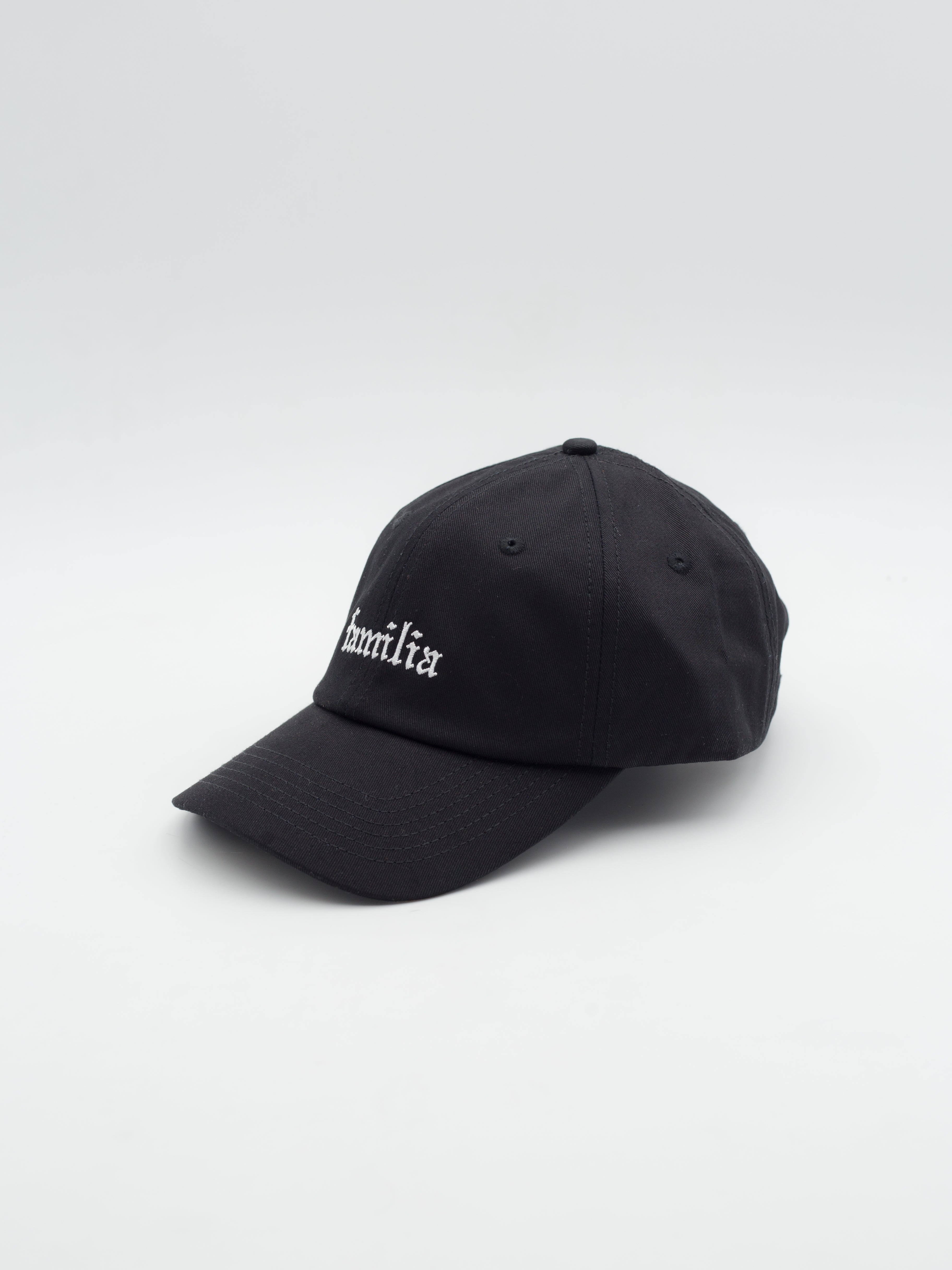 Familia Dad Hat Black