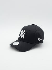 9FORTY Essential New York Yankees Black/White wmns
