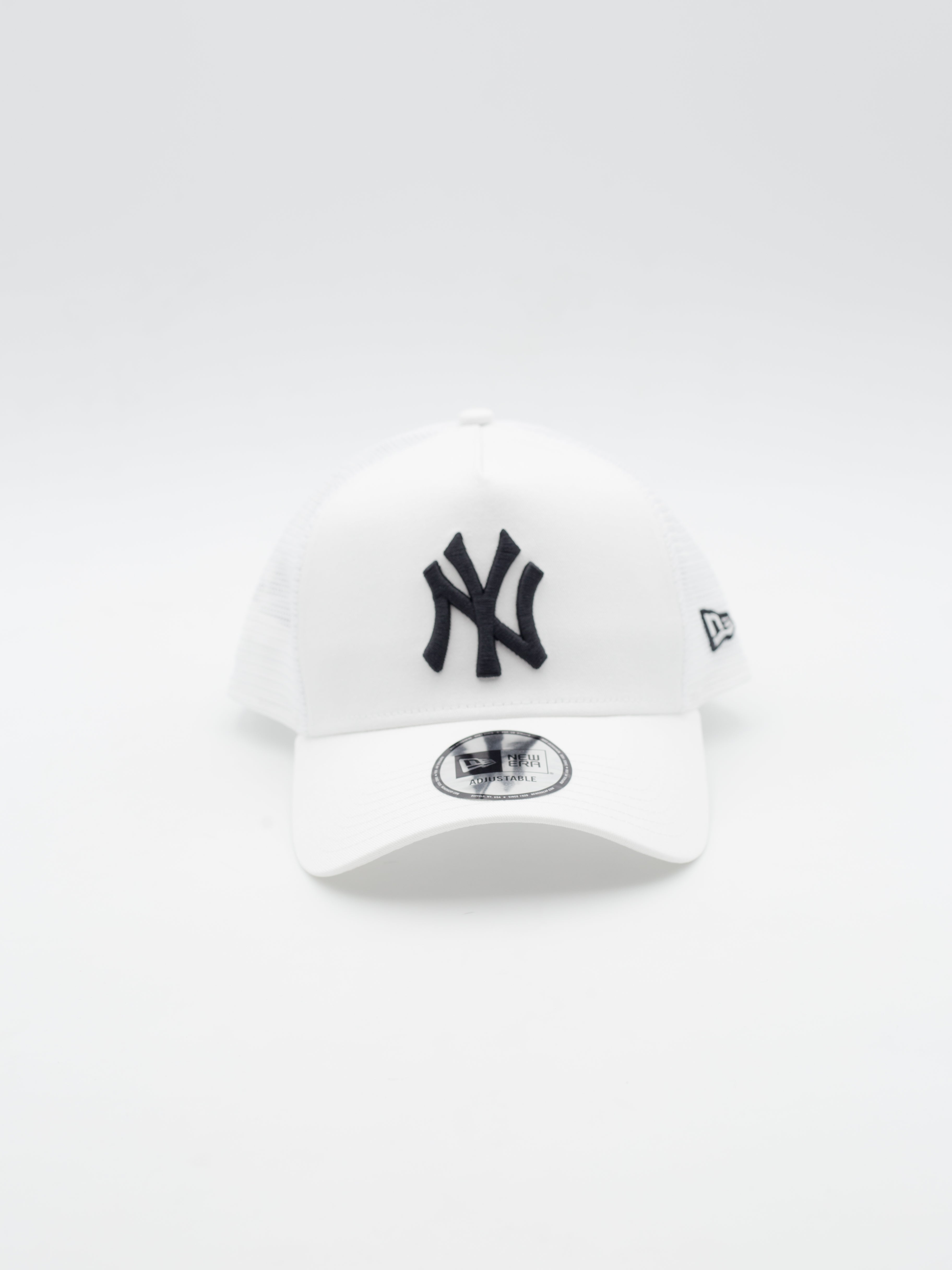 9FORTY A-Frame League Essential Yankees Trucker White