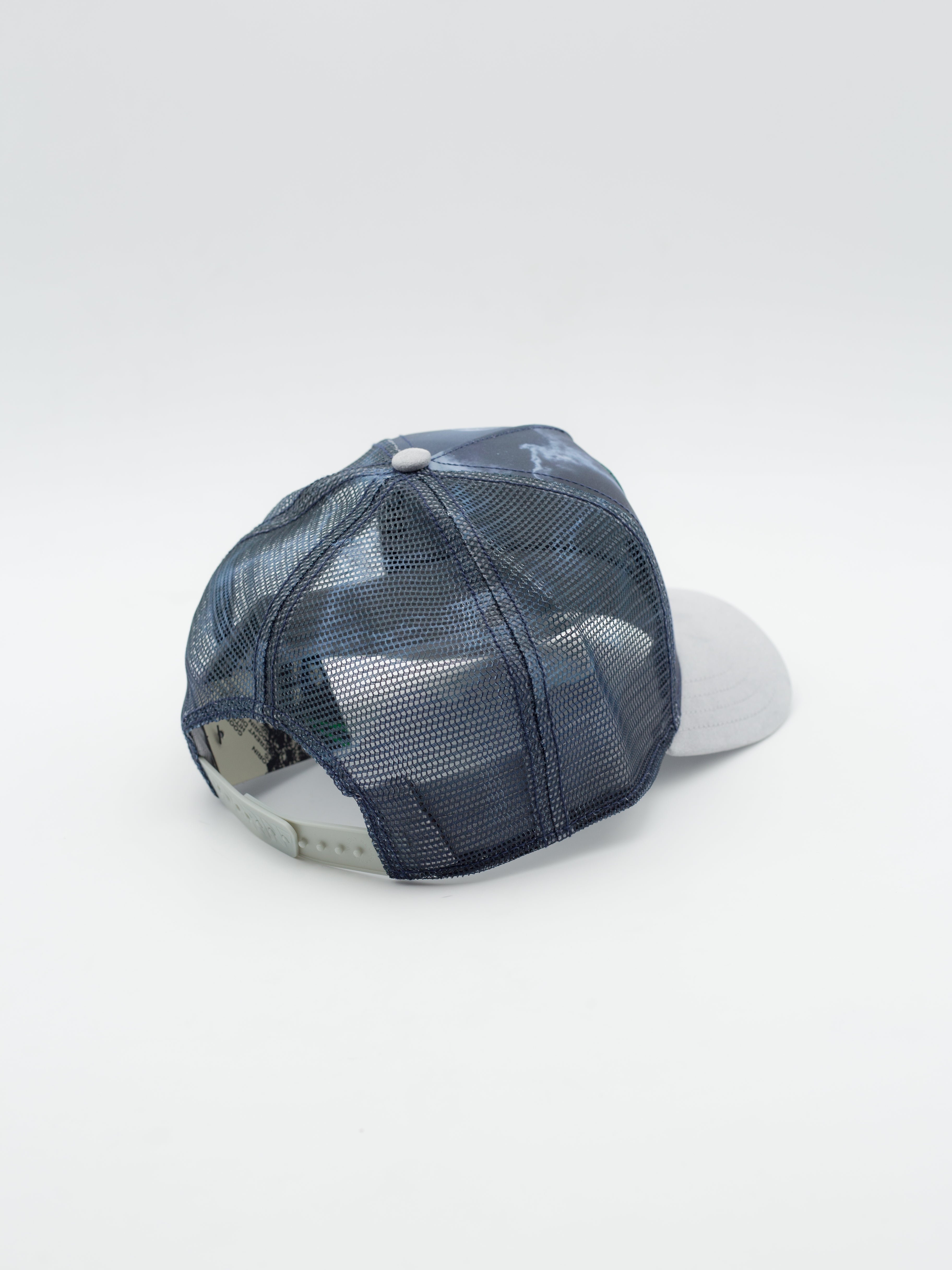 Wolf In The Element Trucker Navy/Grey