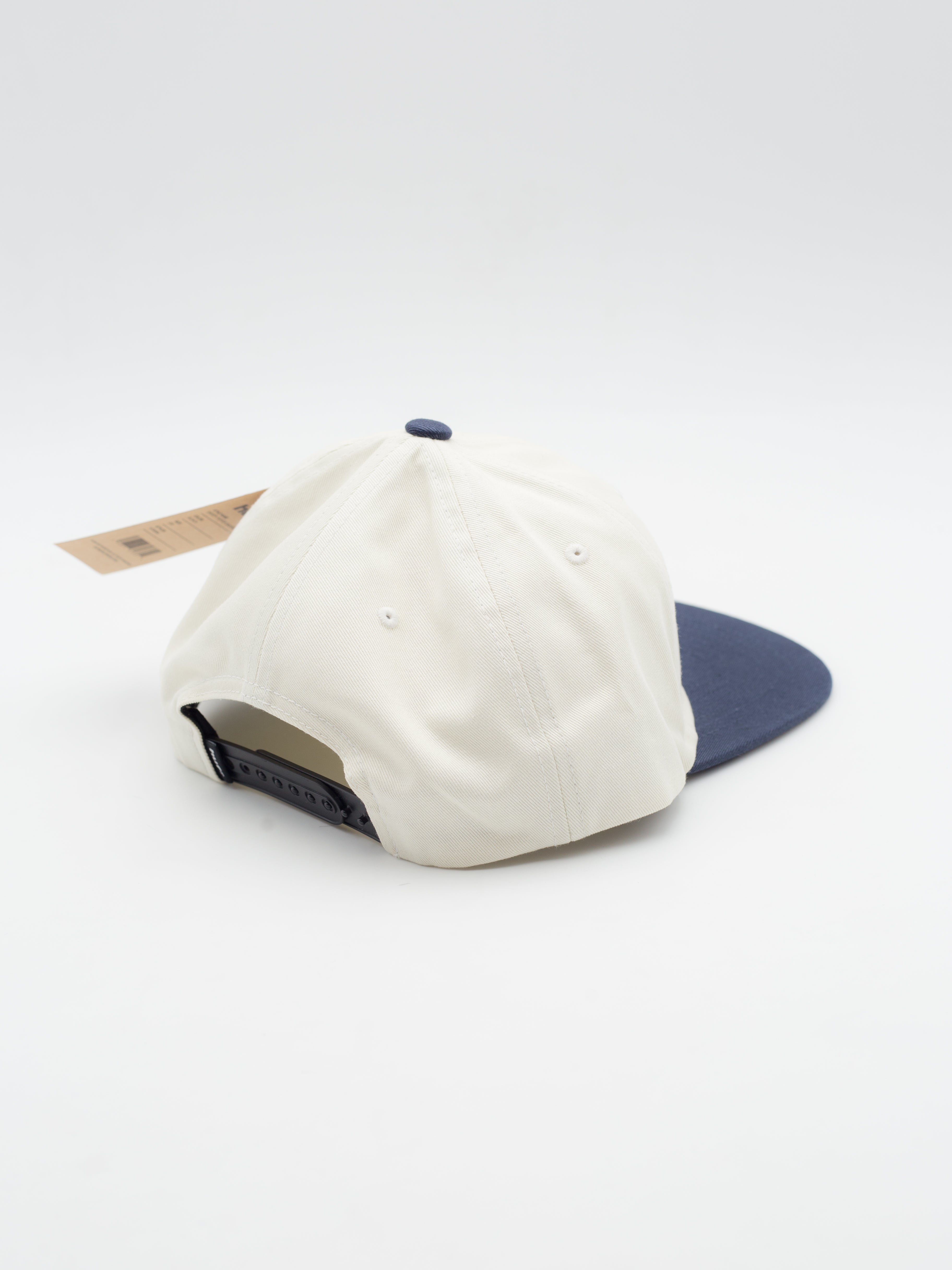 Bonnet à tête de mort avec contours