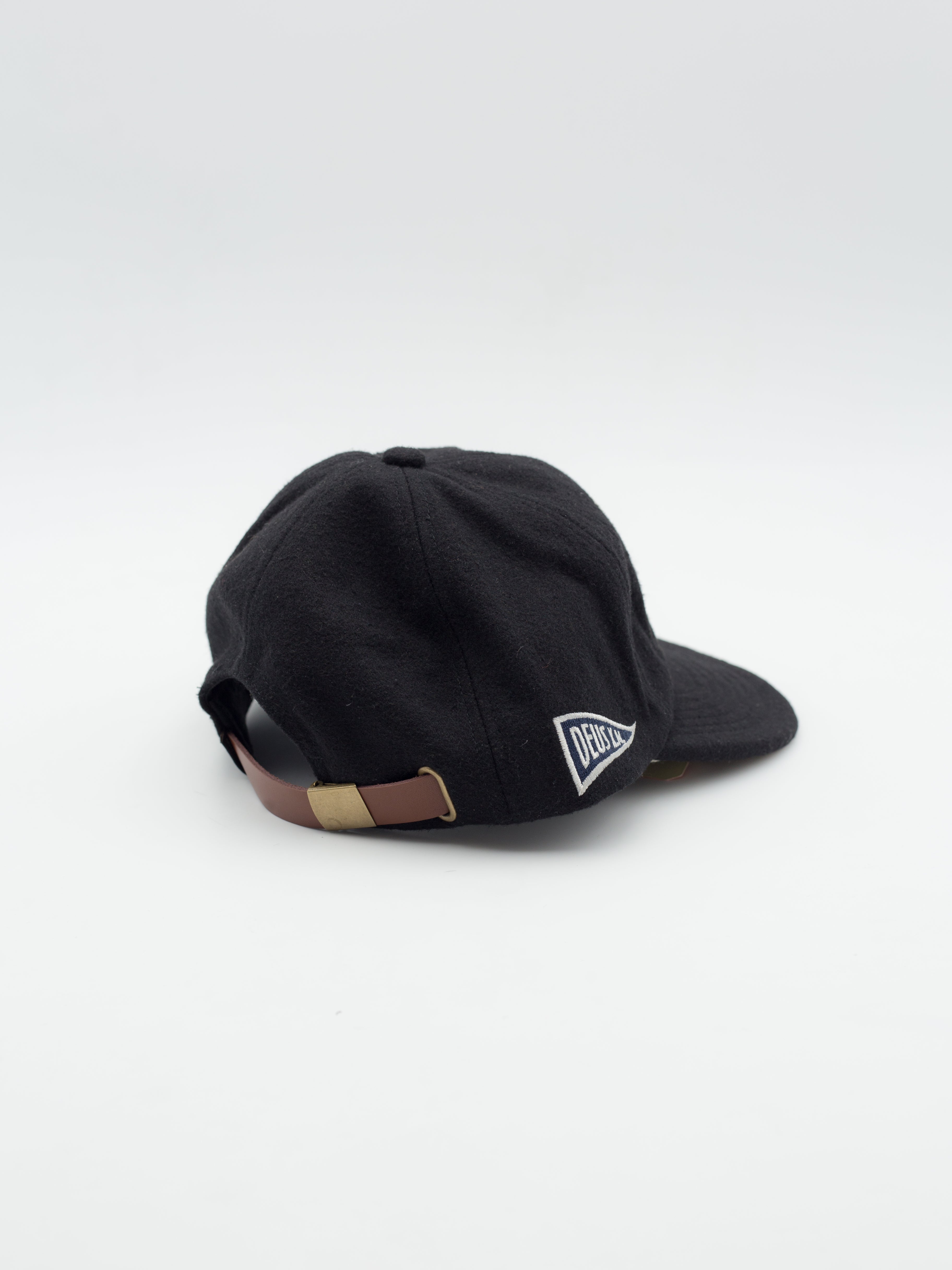 Sourmug cap 6 Panel Black