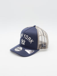 9FIFTY Arched New York Yankees Trucker