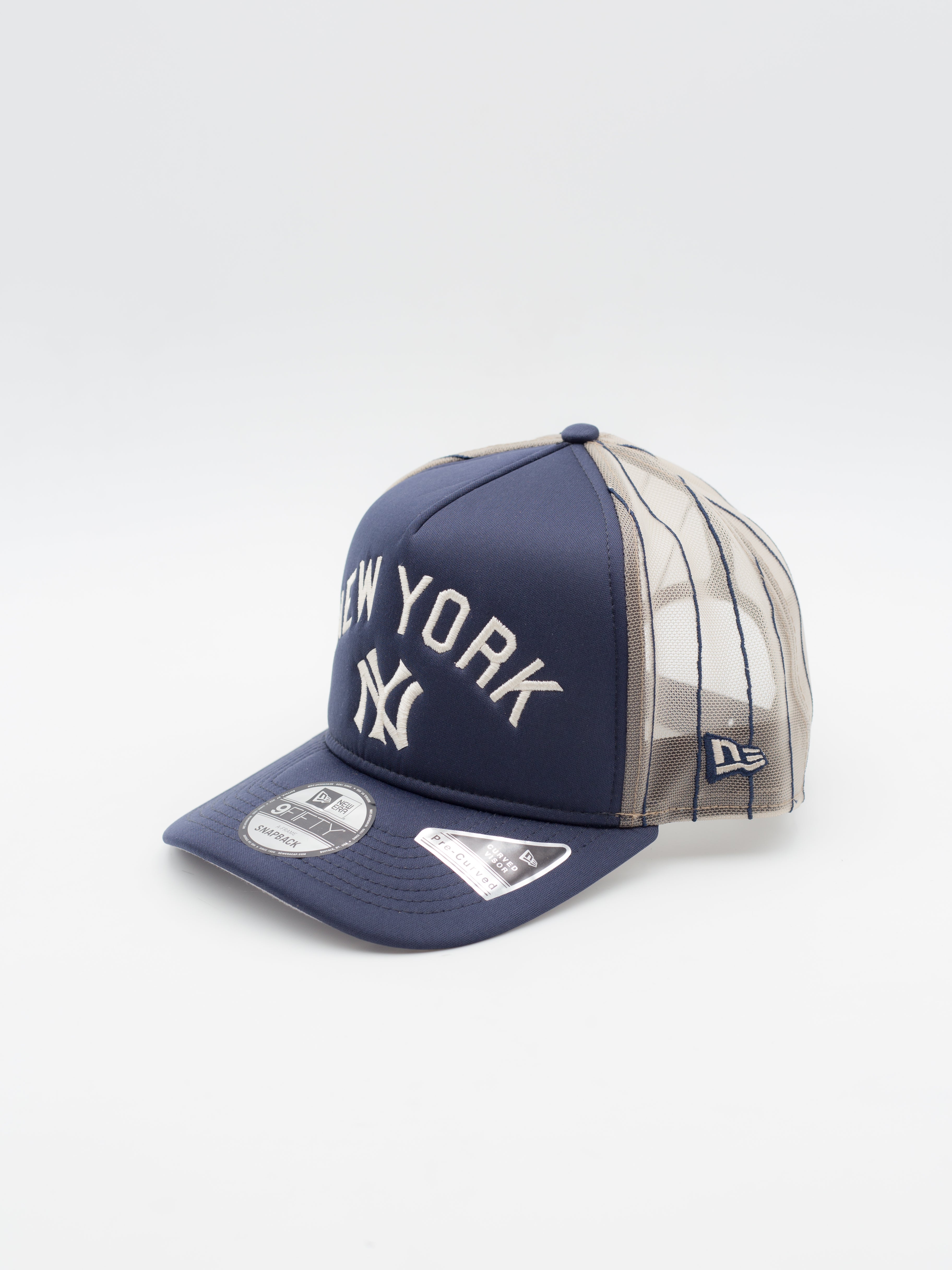 9FIFTY Arched New York Yankees Trucker