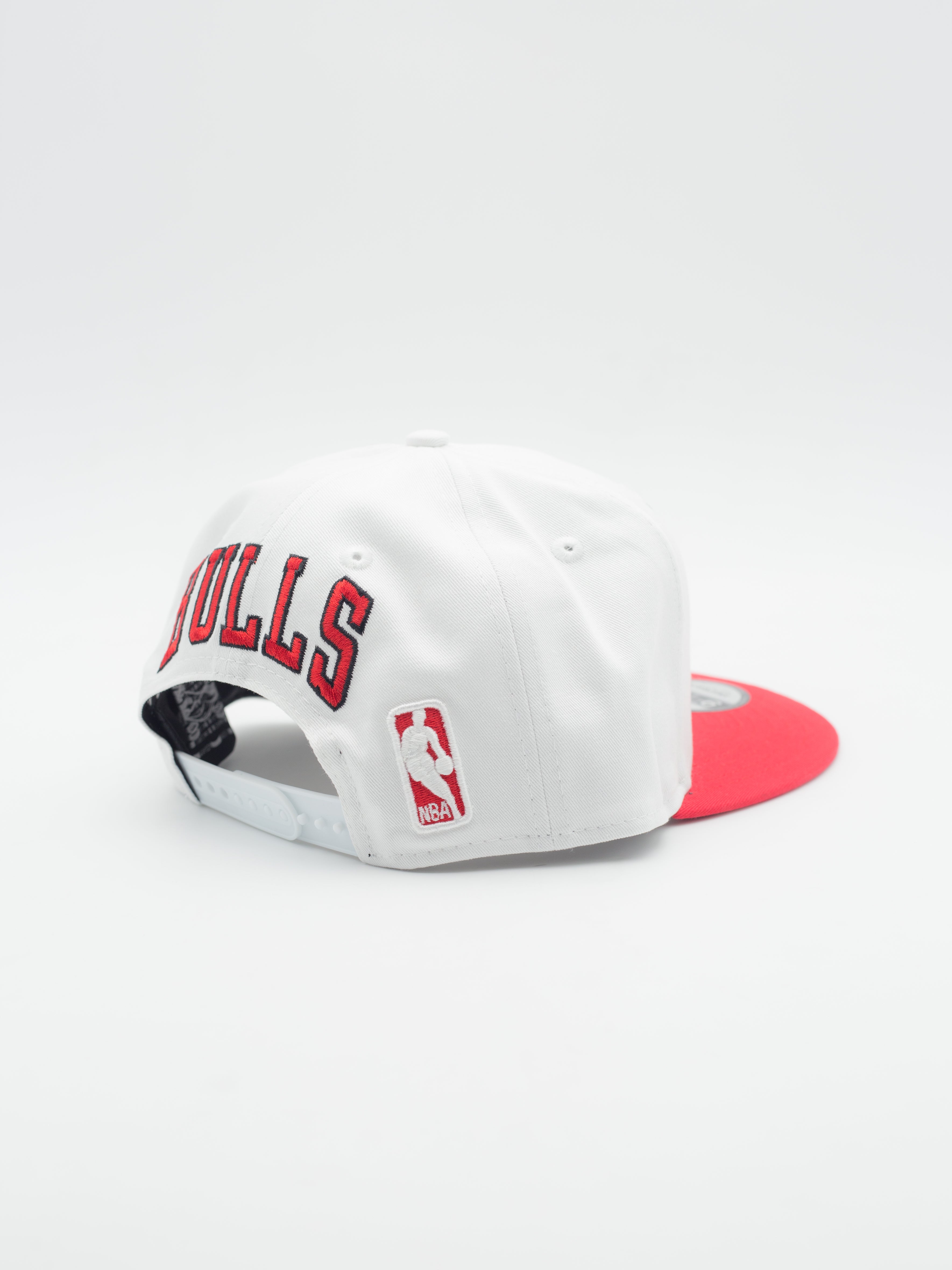 Gorra plana blanca y roja snapback 9FIFTY White Crown de Chicago Bulls NBA  de New Era