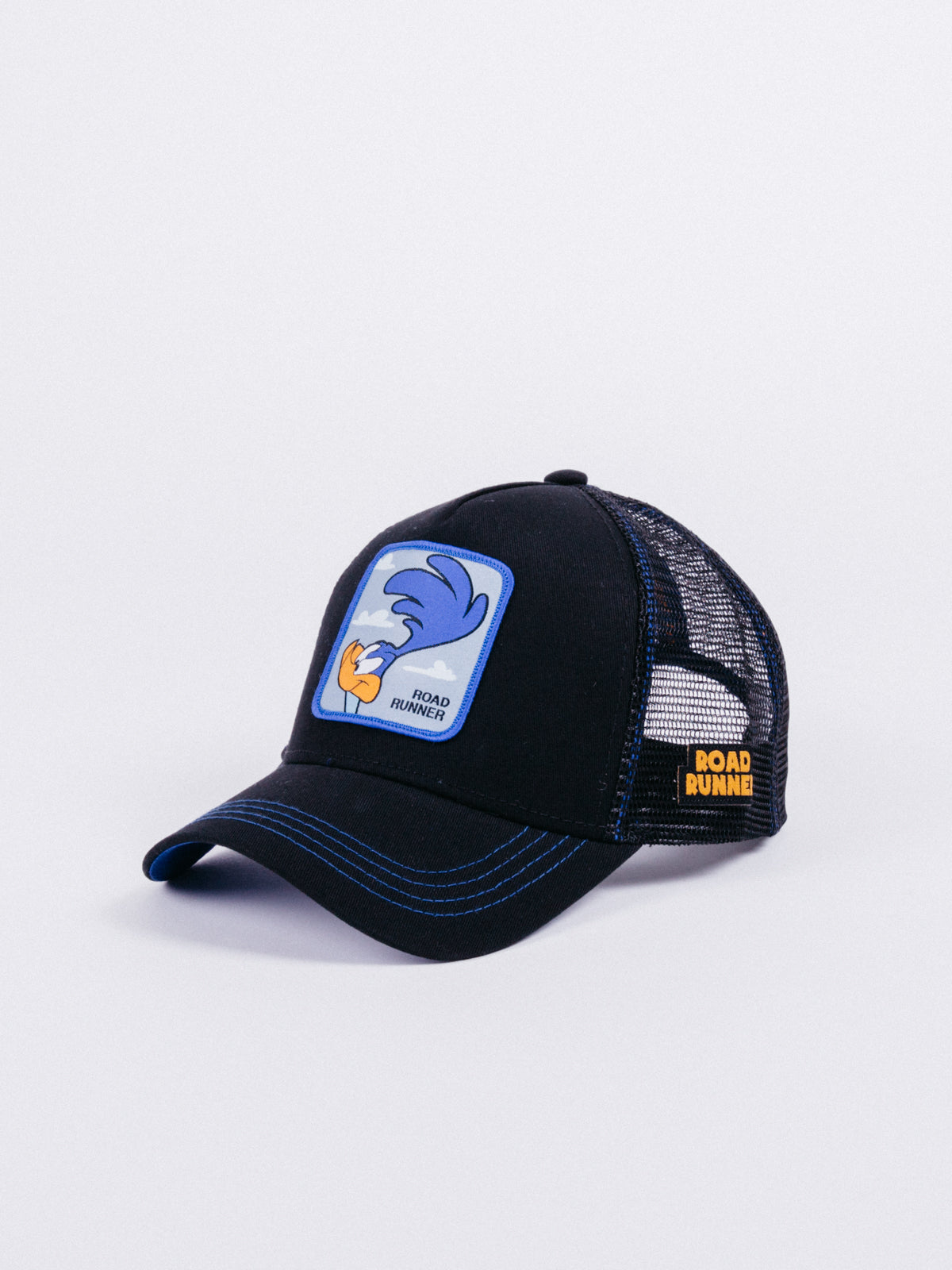gorra collabs looney tunes road runner trucker black visera curva rejilla parche 