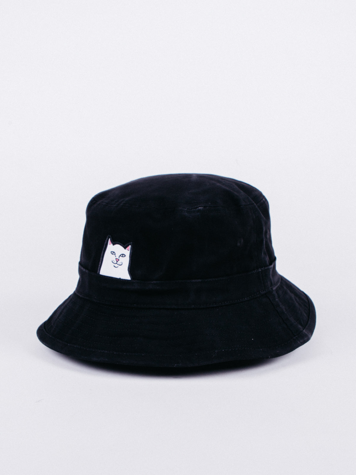 gorro tipo bucket hat negro de gato gracioso